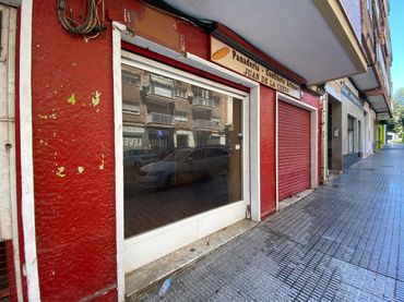 Local comercial en venda a Calle JUAN DE LA CUEVA