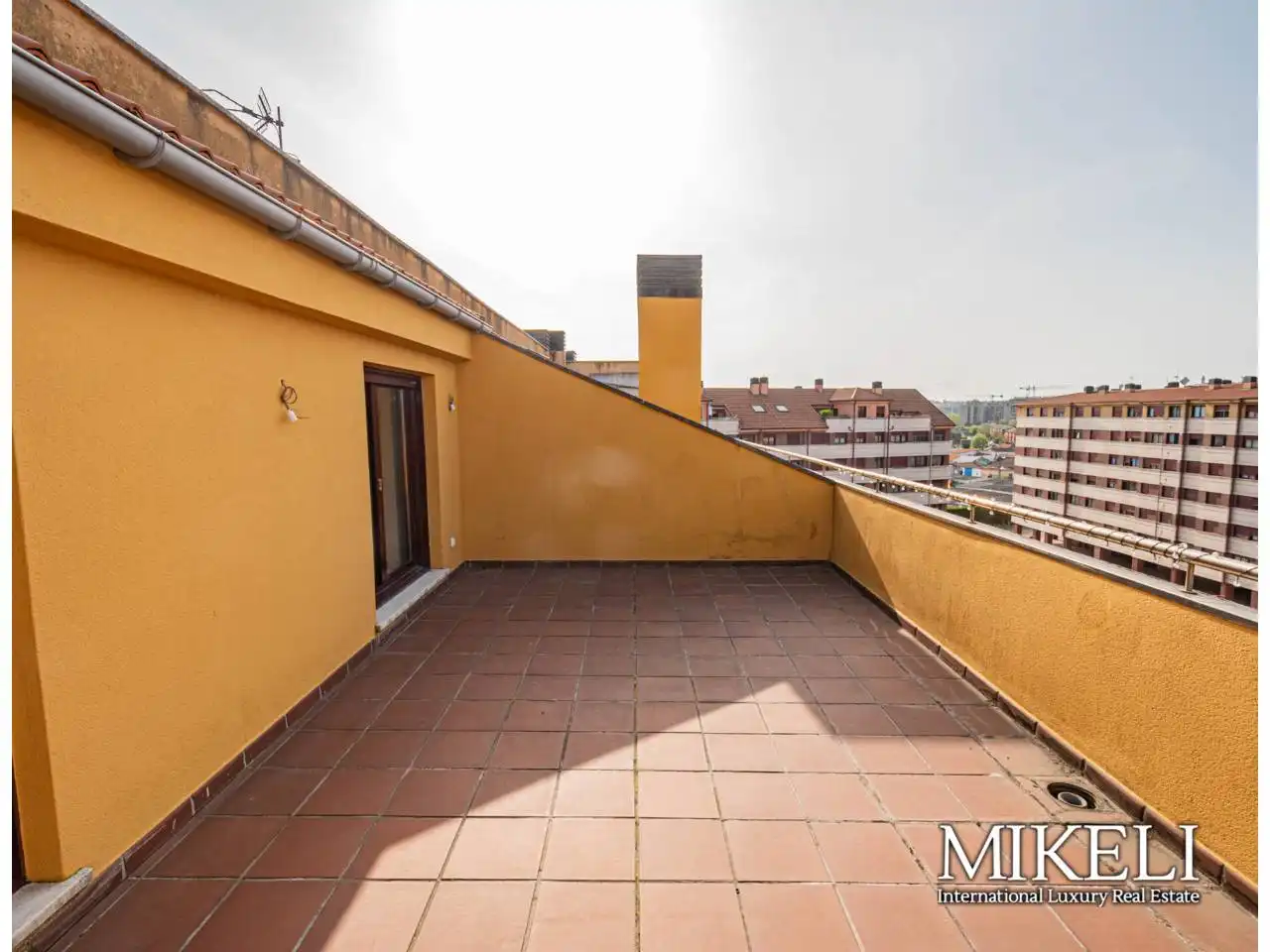 Terraza de Dúplex en venta en Santander con Calefacción, Terraza y Trastero