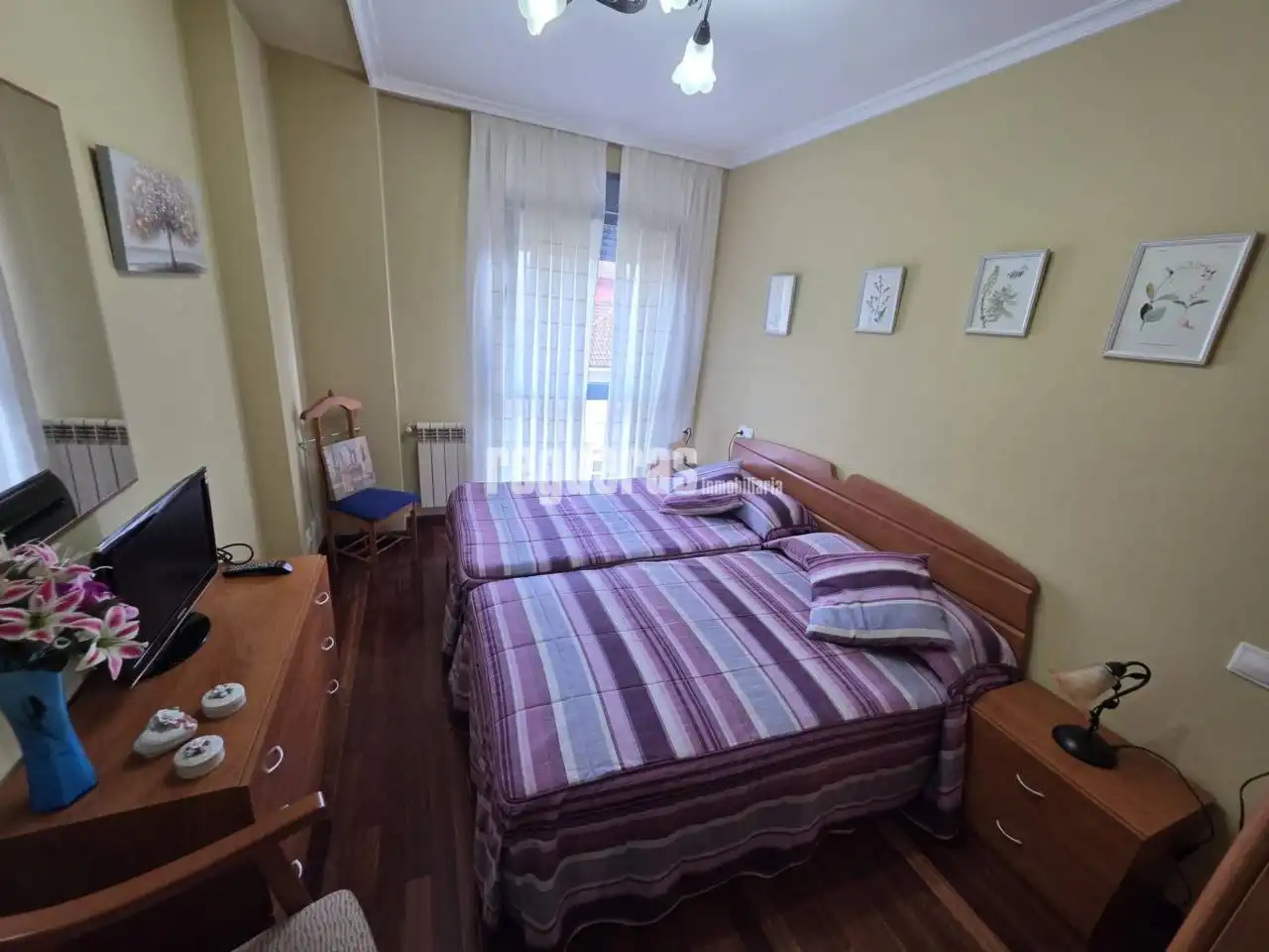 Habitación de Apartamento de alquiler en Avilés con Calefacción