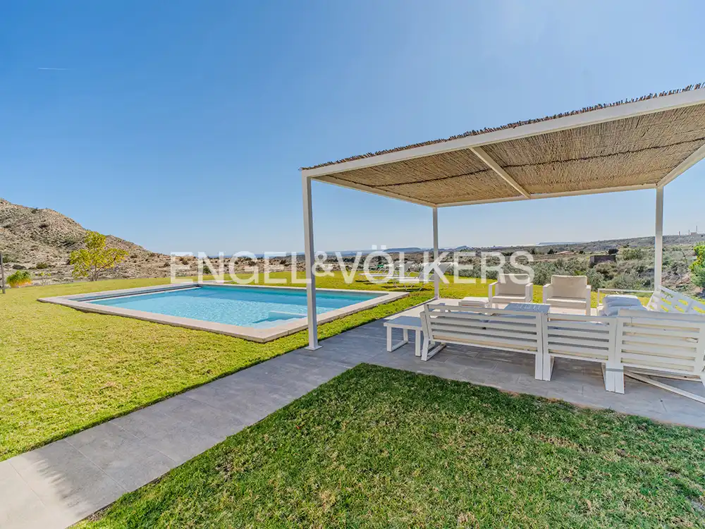 Terrassa de Casa o xalet en venda en Alicante / Alacant amb Aire condicionat, Calefacció i Jardí privat