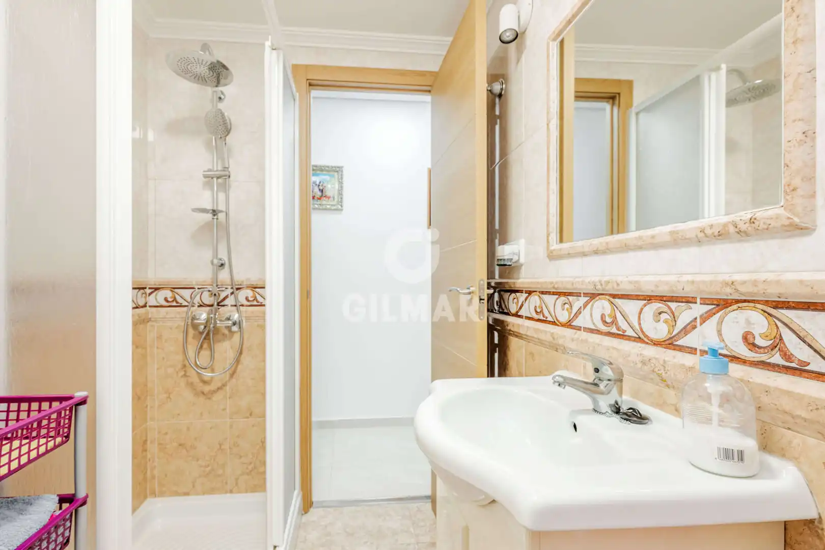 Bathroom of Flat for sale in Sevilla  with Heating, Storage room and Balcony