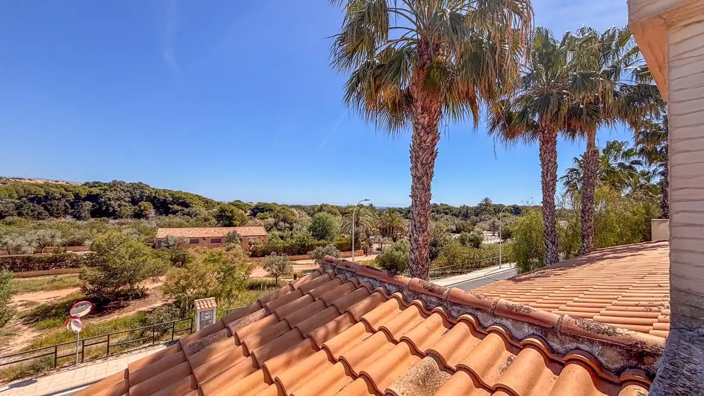 Vista exterior de Casa adosada en venda en Santa Pola amb Aire condicionat, Jardí privat i Terrassa