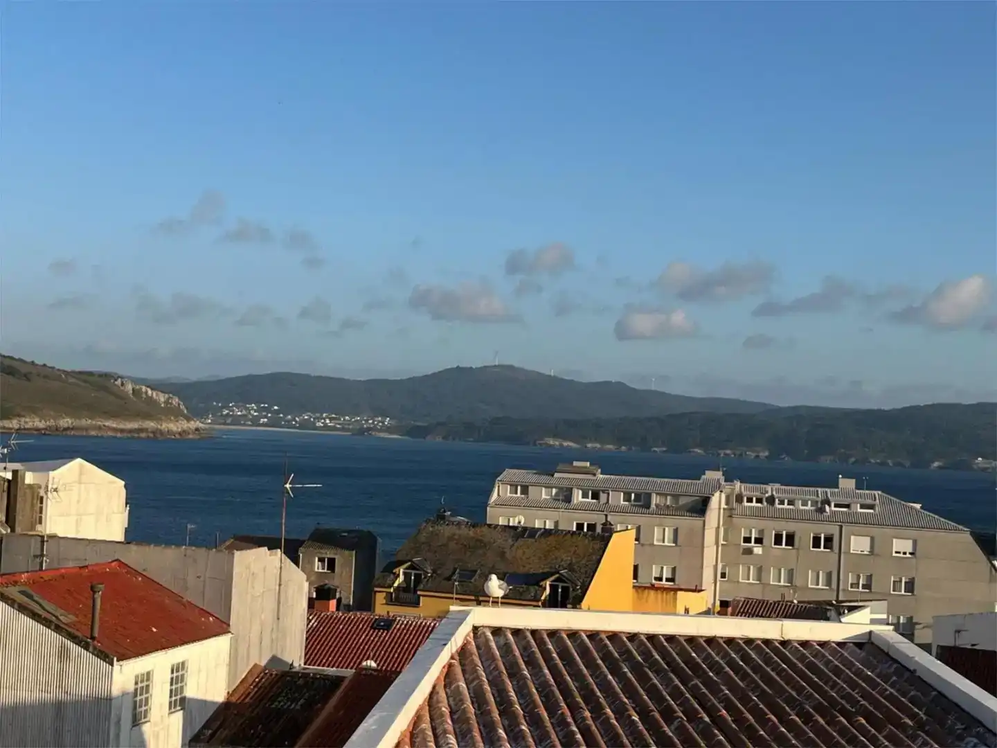 Vista exterior de Piso en venta en Ponteceso con Amueblado y Balcón