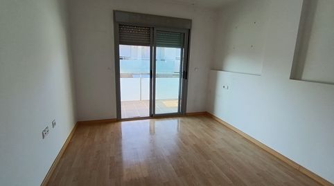 Foto 4 de Casa adosada en venda a Av Al-hamdan, Urbanizaciones, Alhendín