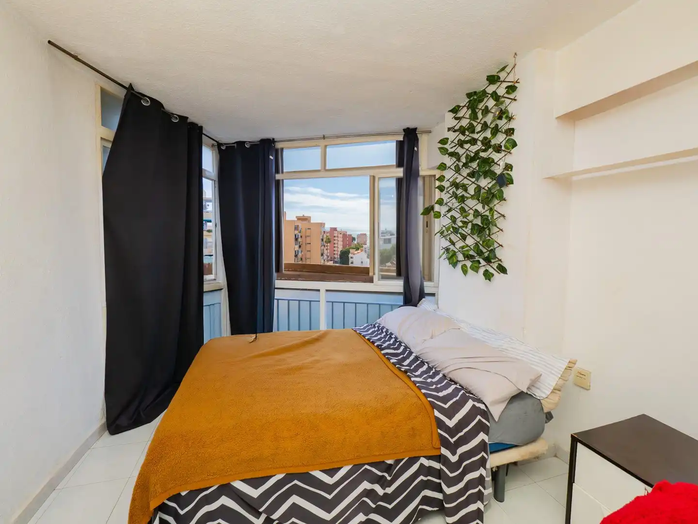 Habitación de Estudio en venta en Benalmádena con Terraza y Amueblado