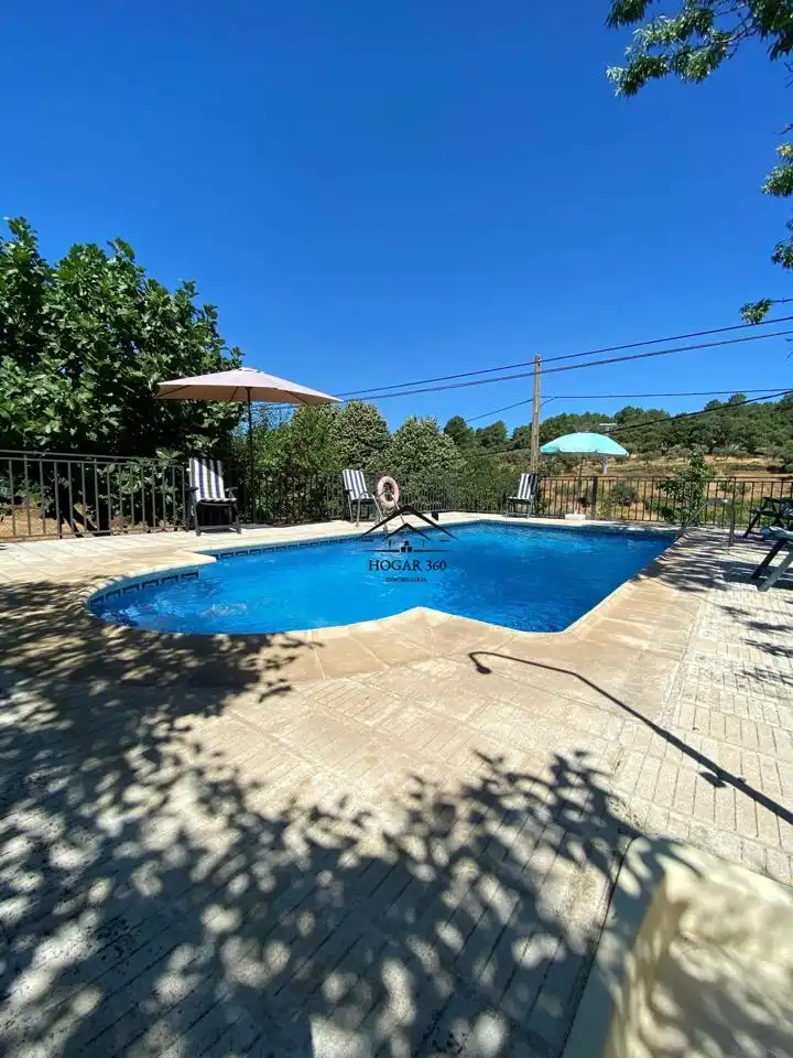 Piscina de Finca rústica en venda en Valencia de Alcántara amb Jardí privat, Terrassa i Piscina