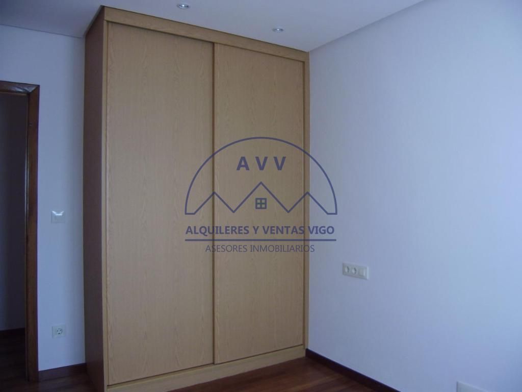 Dormitori de Pis de lloguer en Vigo  amb Parquet i Traster