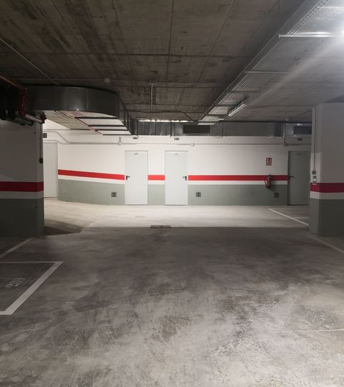 Foto 2 de Garatge de lloguer a Carrer de Ponent, 85, Gorg, Badalona