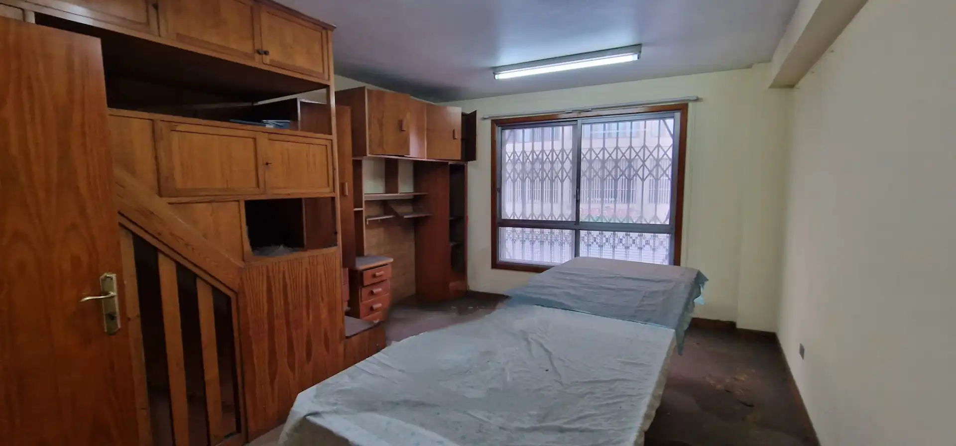 Habitación de Local en venta en Vigo 