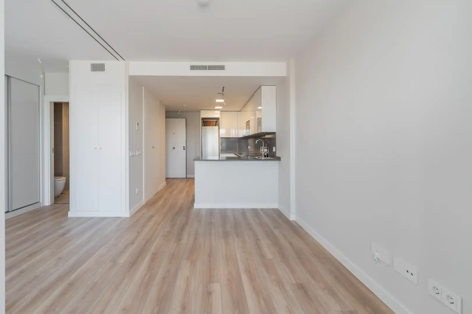 Cocina de Apartamento en venta en Madrid con Aire acondicionado, Calefacción y Jardín privado