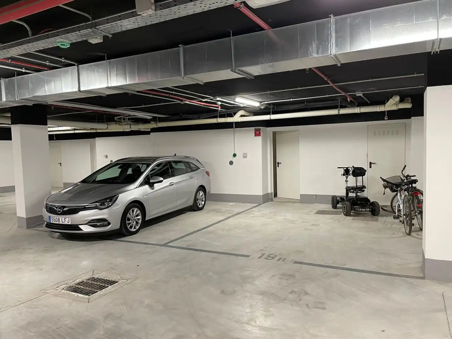 Parking of Detached homes for rent in Marbella  with Terrace
