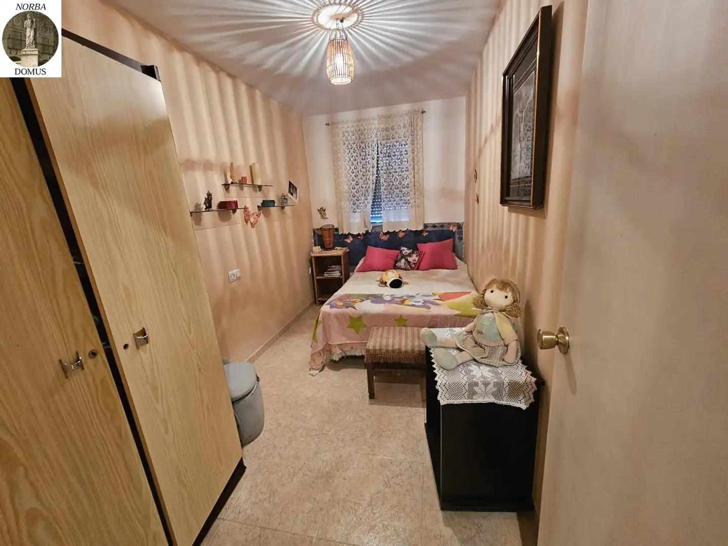 Dormitori de Casa o xalet en venda en Cáceres amb Jardí privat, Terrassa i Traster