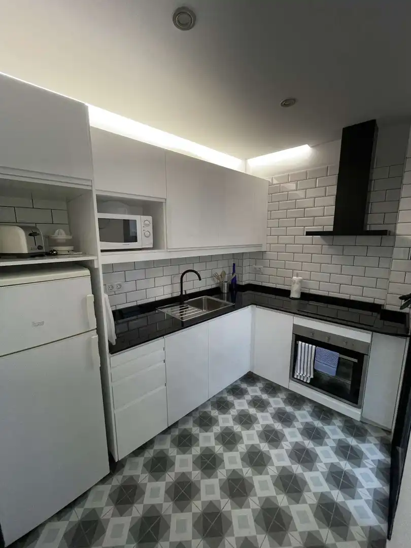 Cuina de Apartament per a compartir en Las Palmas de Gran Canaria amb Aire condicionat, Terrassa i Moblat