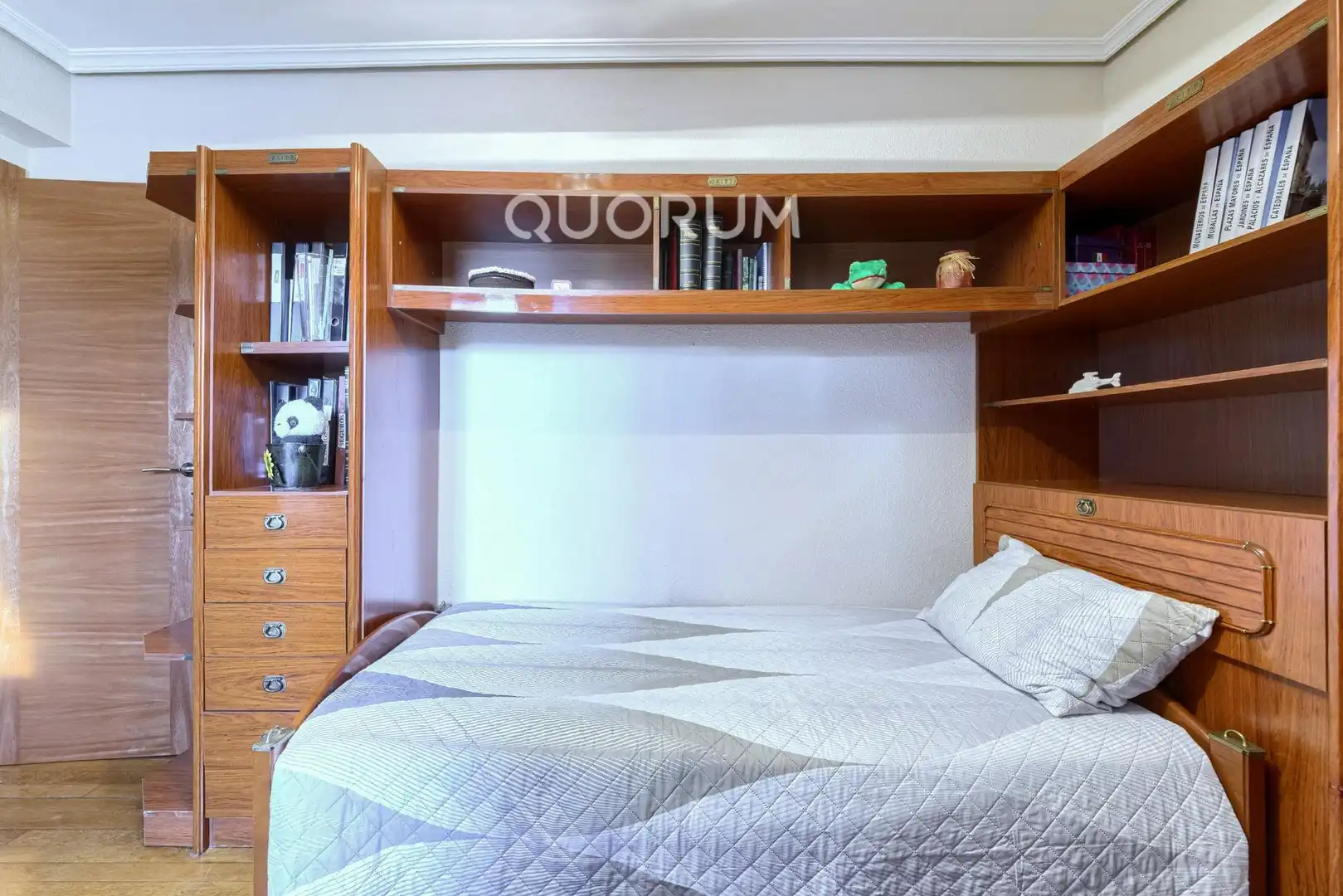 Habitación de Piso en venta en Basauri  con Calefacción, Trastero y Amueblado