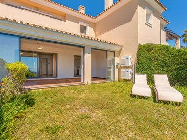 Casa a schiera con giardino in vendita a Avenida de las Golondrinas 1