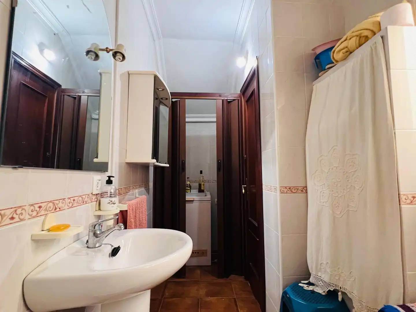 Badezimmer von Einfamilien-Reihenhaus zum Verkauf in Los Barrios