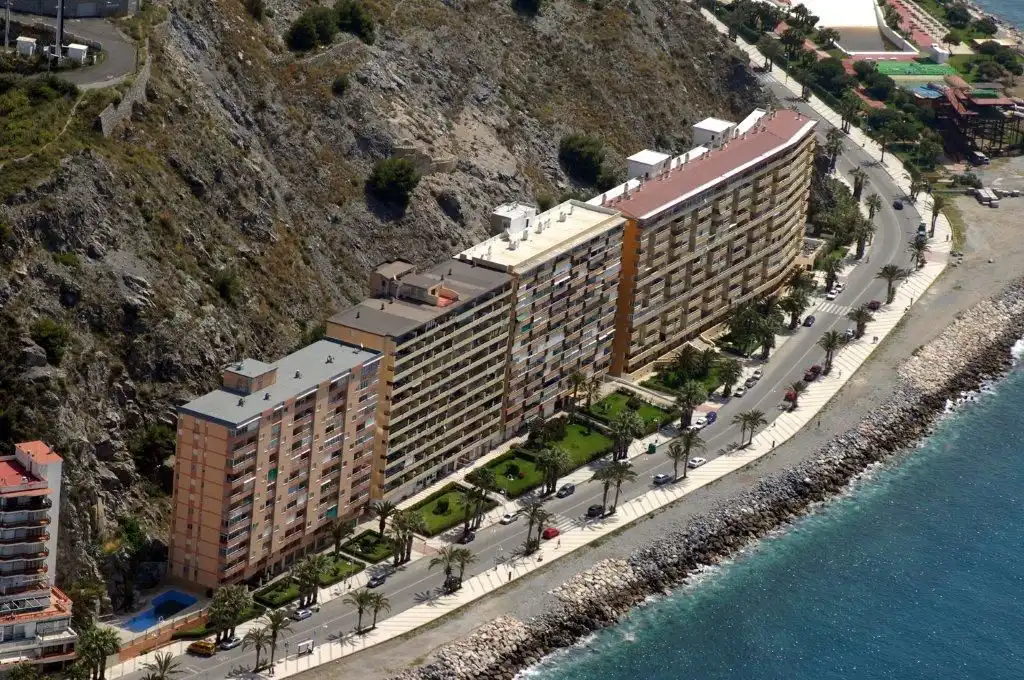 Vista exterior de Apartamento de alquiler en Almuñécar con Terraza, Amueblado y Horno