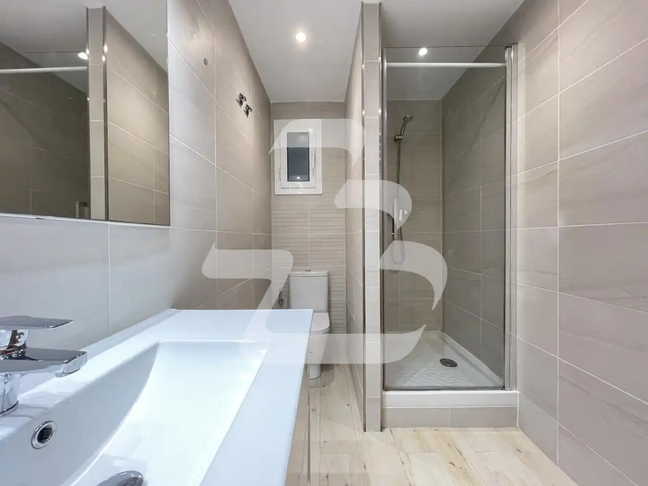 Bathroom of Office for rent in L'Hospitalet de Llobregat