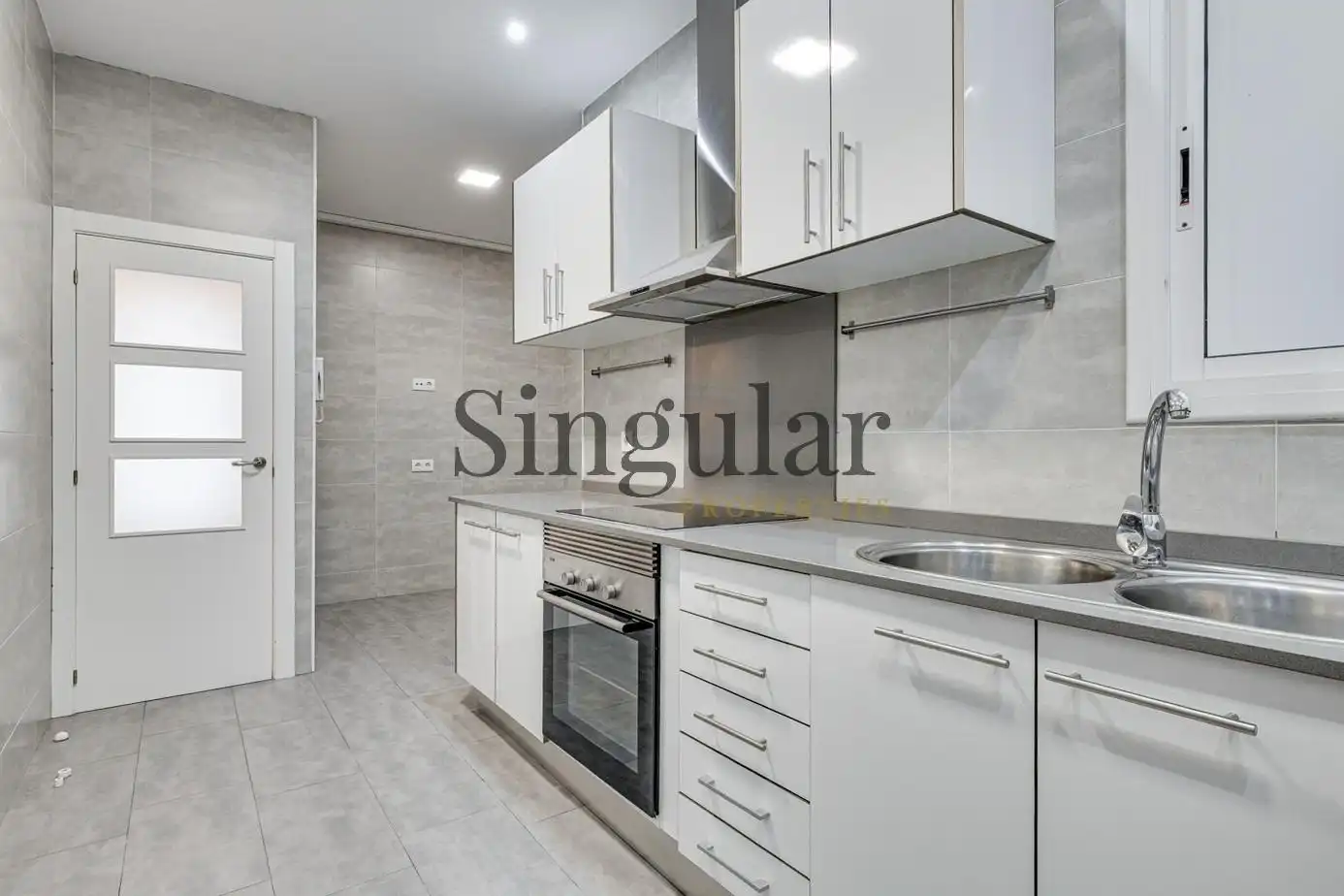 Cocina de Piso en venta en Barcelona con Aire acondicionado y Calefacción