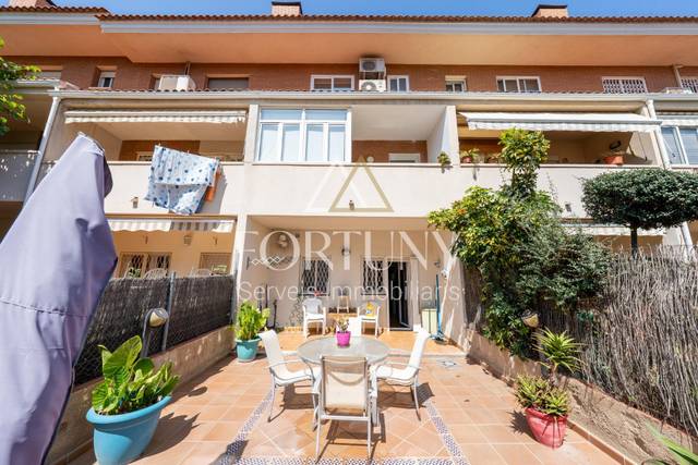 Casa adosada en Venta en Calle BONAVENTURA CARLES ARIBAU en Migjorn