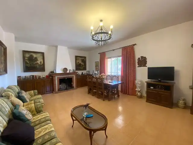 Sala de estar de Finca rústica en venta en Sonseca con Calefacción, Jardín privado y Terraza