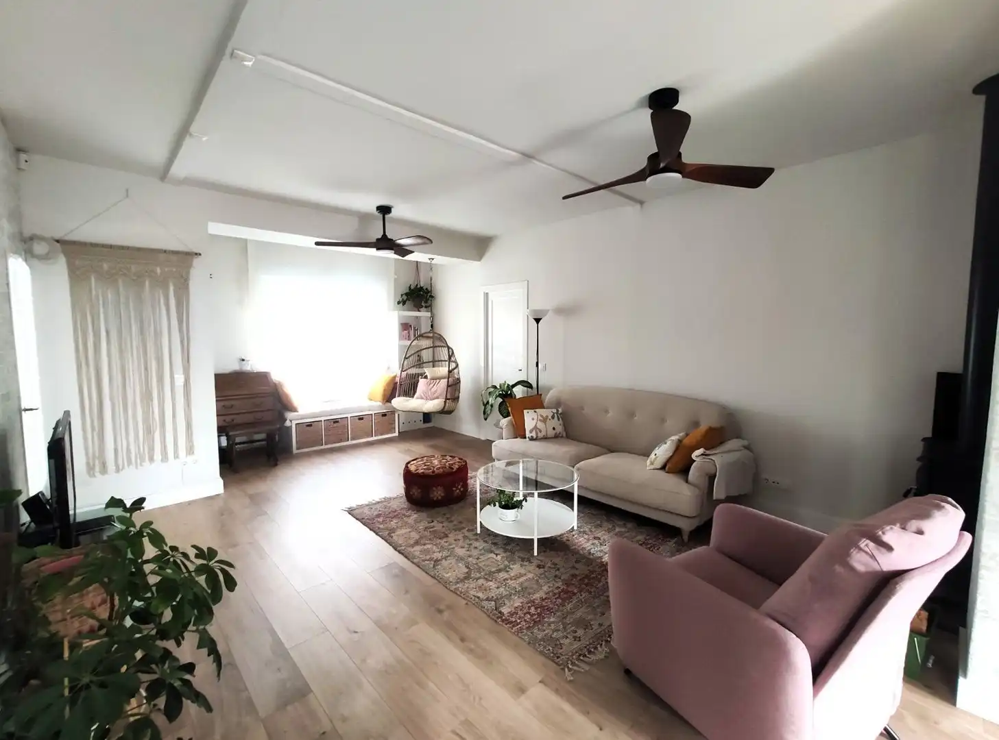 Sala d'estar de Casa o xalet en venda en Villanueva de la Vera amb Calefacció, Jardí privat i Terrassa