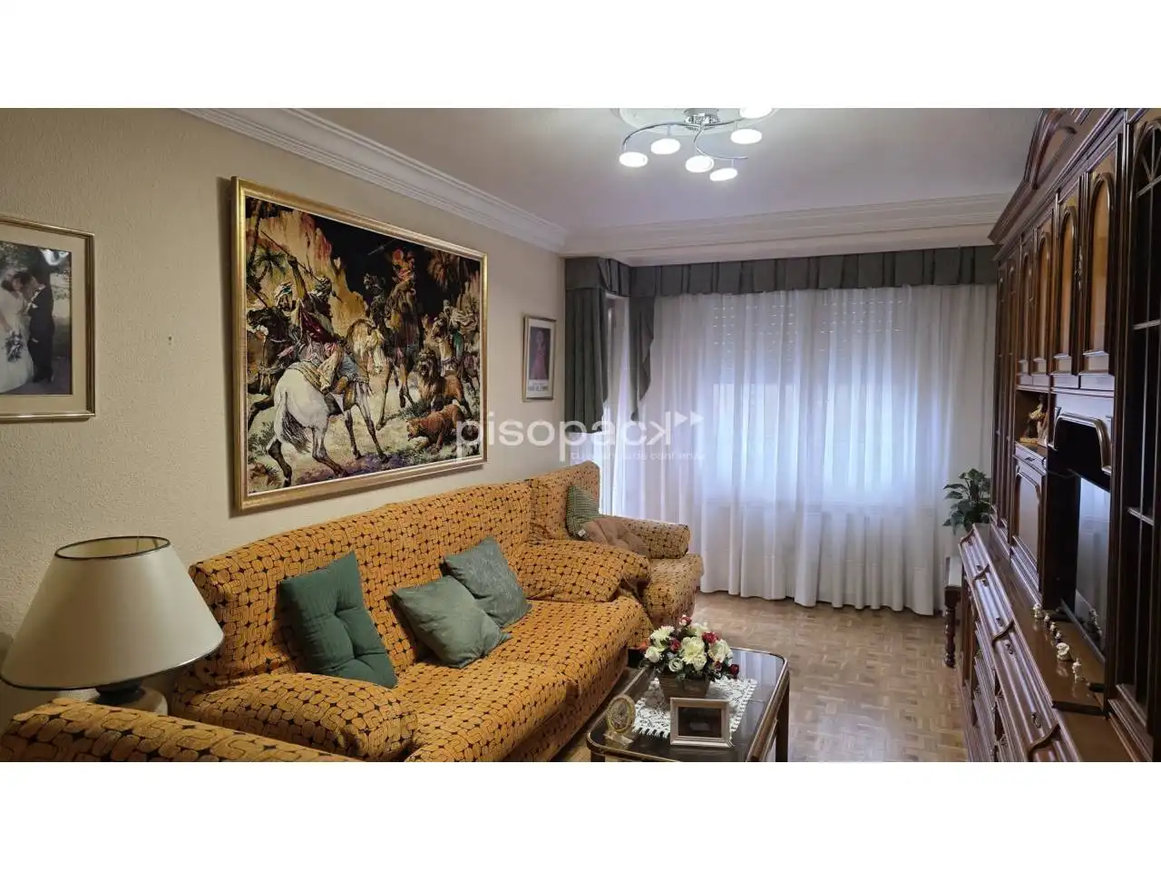 Living room of Flat for sale in  Pamplona / Iruña  with Heating, Parquet flooring and Balcony