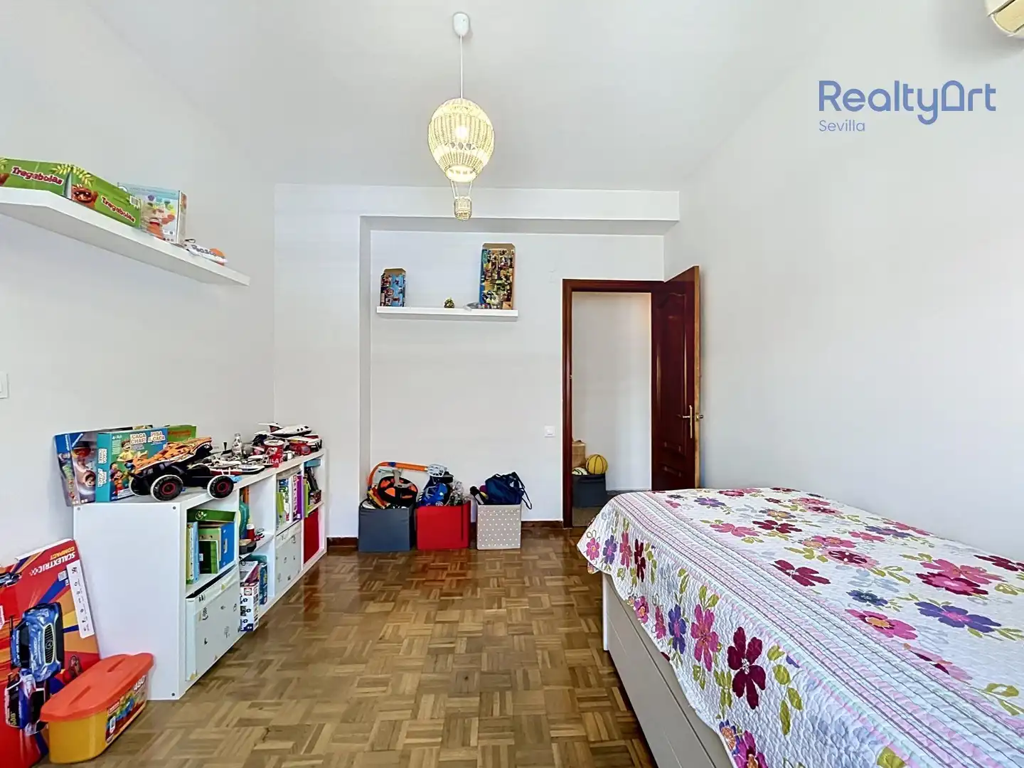 Habitación de Piso en venta en Sevilla con Aire acondicionado, Parquet y Terraza