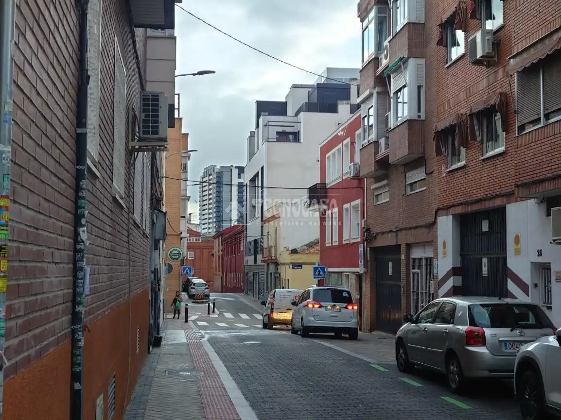 Außenansicht von Gebäude zum Verkauf in Madrid