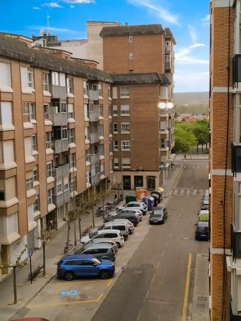 Vista exterior de Pis en venda en Palencia amb Calefacció, Terrassa i Forn