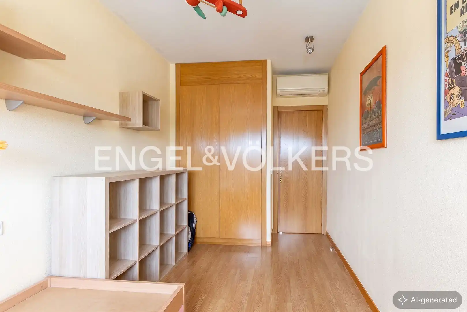 Flat for sale in Madrid  with Air Conditioner, Heating and Storage room