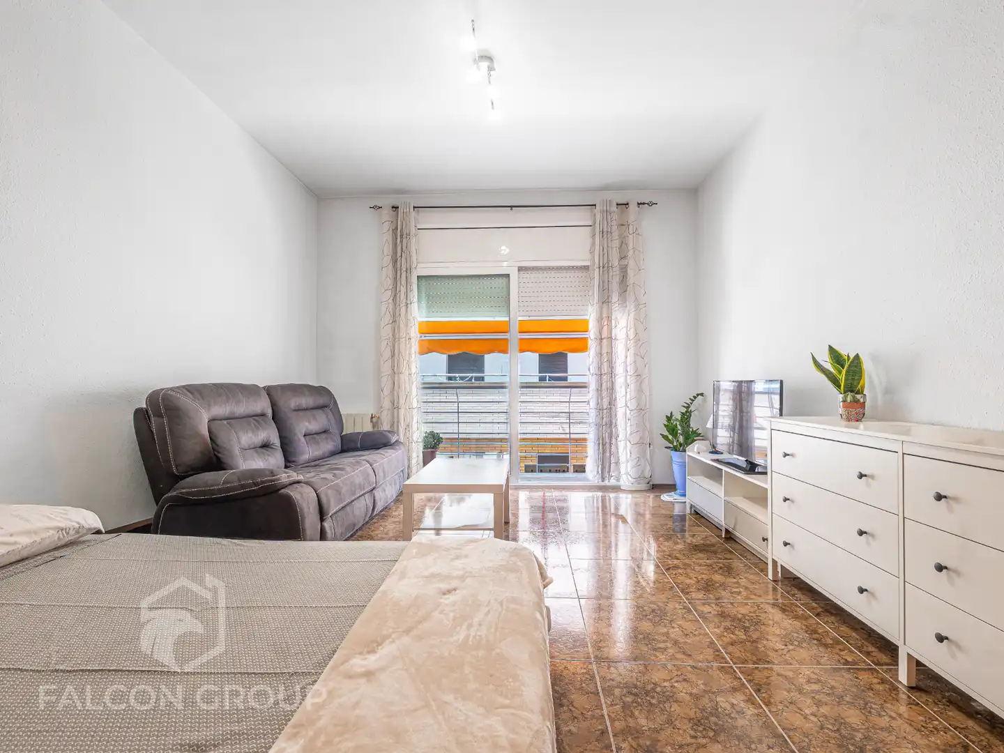 Außenansicht von Wohnung zum Verkauf in Vilanova i la Geltrú mit Heizung, Terrasse und Abstellraum