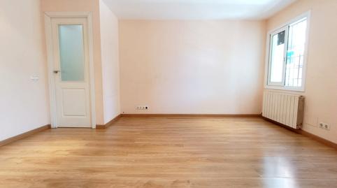 Foto 4 de Planta baixa en venda a Passatge Riu Segre, Lloreda, Barcelona