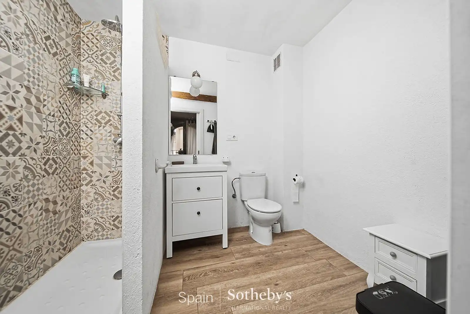 Badezimmer von Einfamilien-Reihenhaus zum Verkauf in L'Escala mit Heizung, Terrasse und Abstellraum