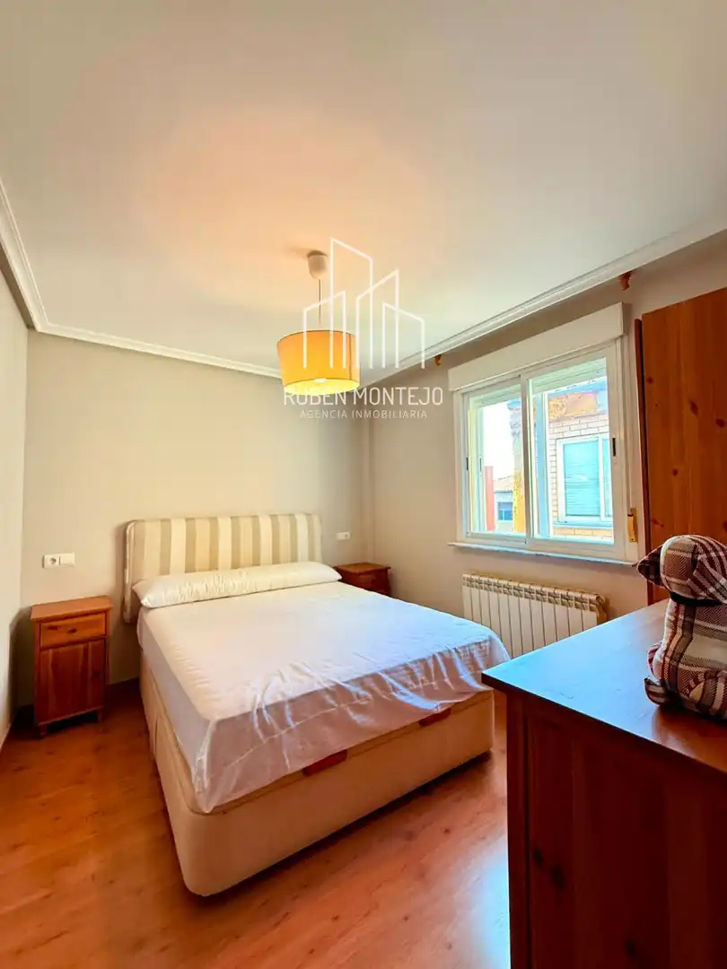 Schlafzimmer von Wohnung zur Miete in Villamayor mit Heizung, Terrasse und Möbliert