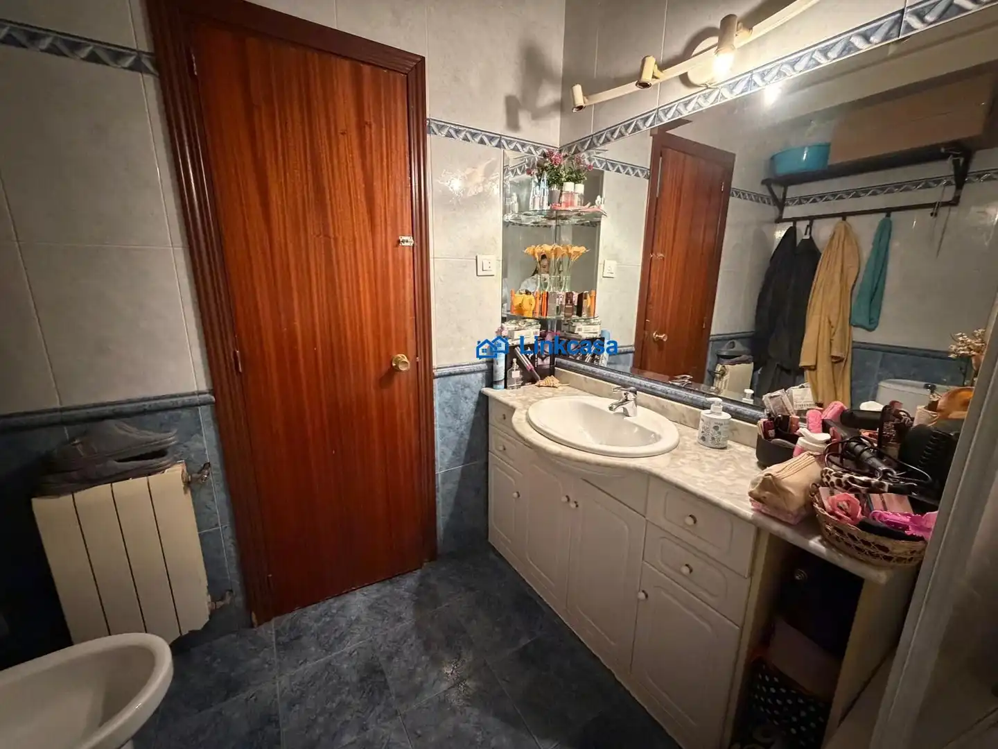 Bathroom of Flat for sale in Fuenlabrada  with Air Conditioner, Heating and Balcony