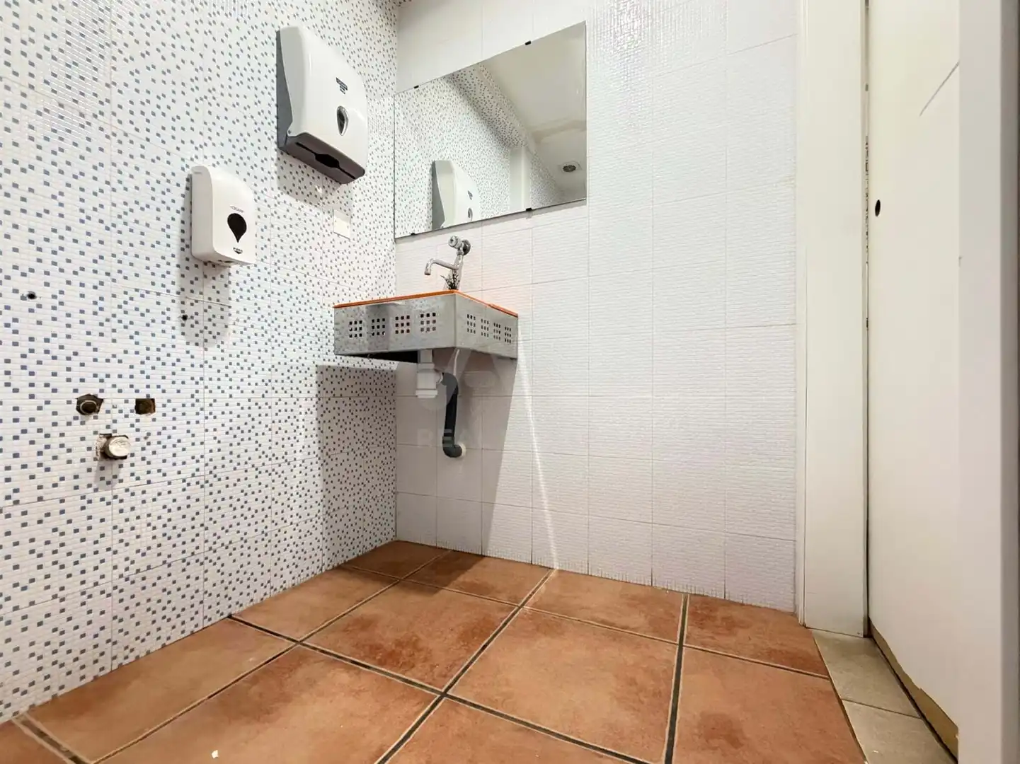 Badezimmer von Geschaftsraum zum Verkauf in Miramar