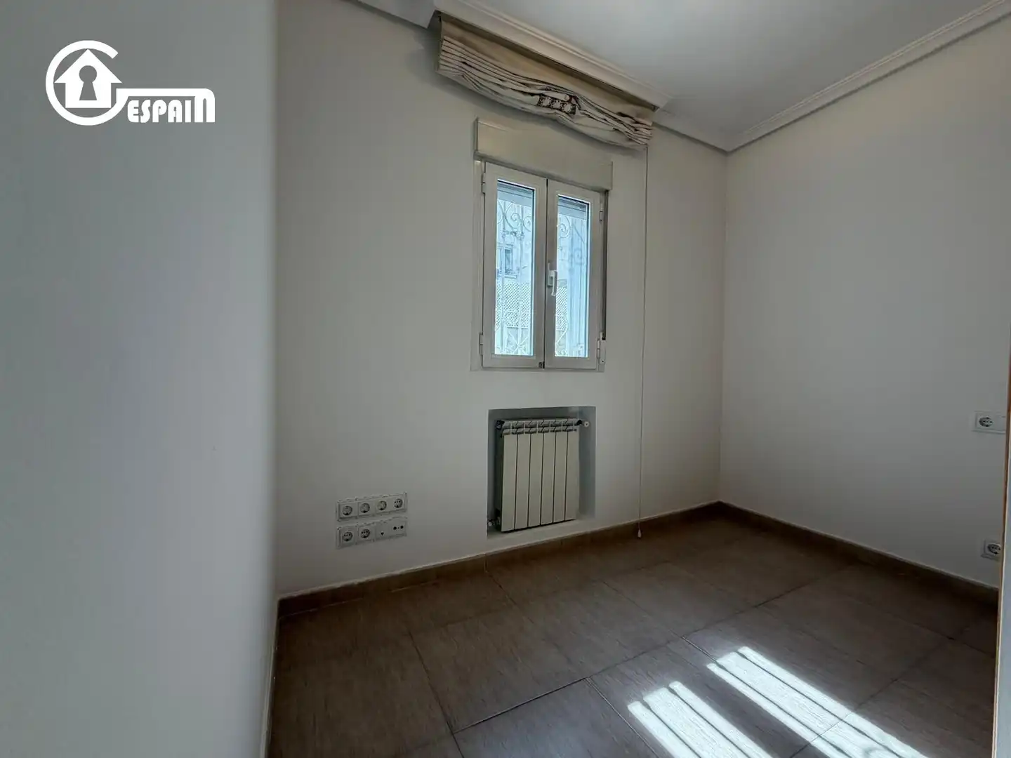 Habitación de Piso en venta en Madrid con Aire acondicionado