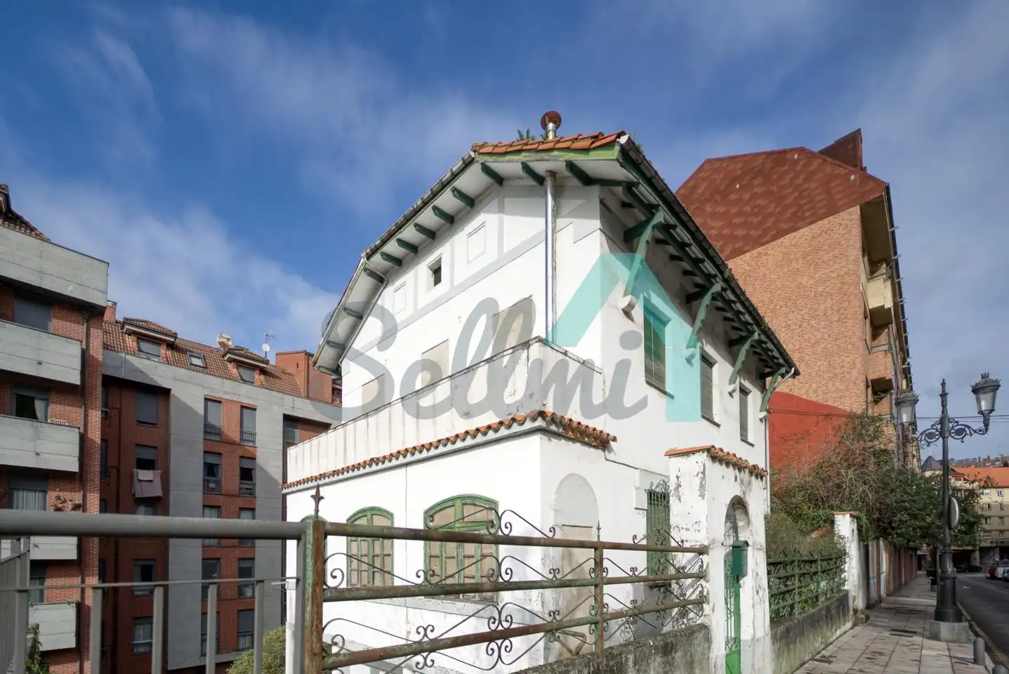 Außenansicht von Residential zum Verkauf in Oviedo 