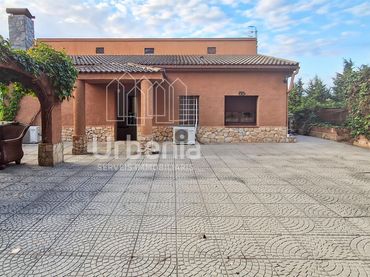 Casa con piscina in vendita a Terrabrava - Tordera Parc