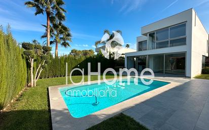 Vista exterior de Casa o xalet en venda en Paterna amb Aire condicionat, Calefacció i Jardí privat