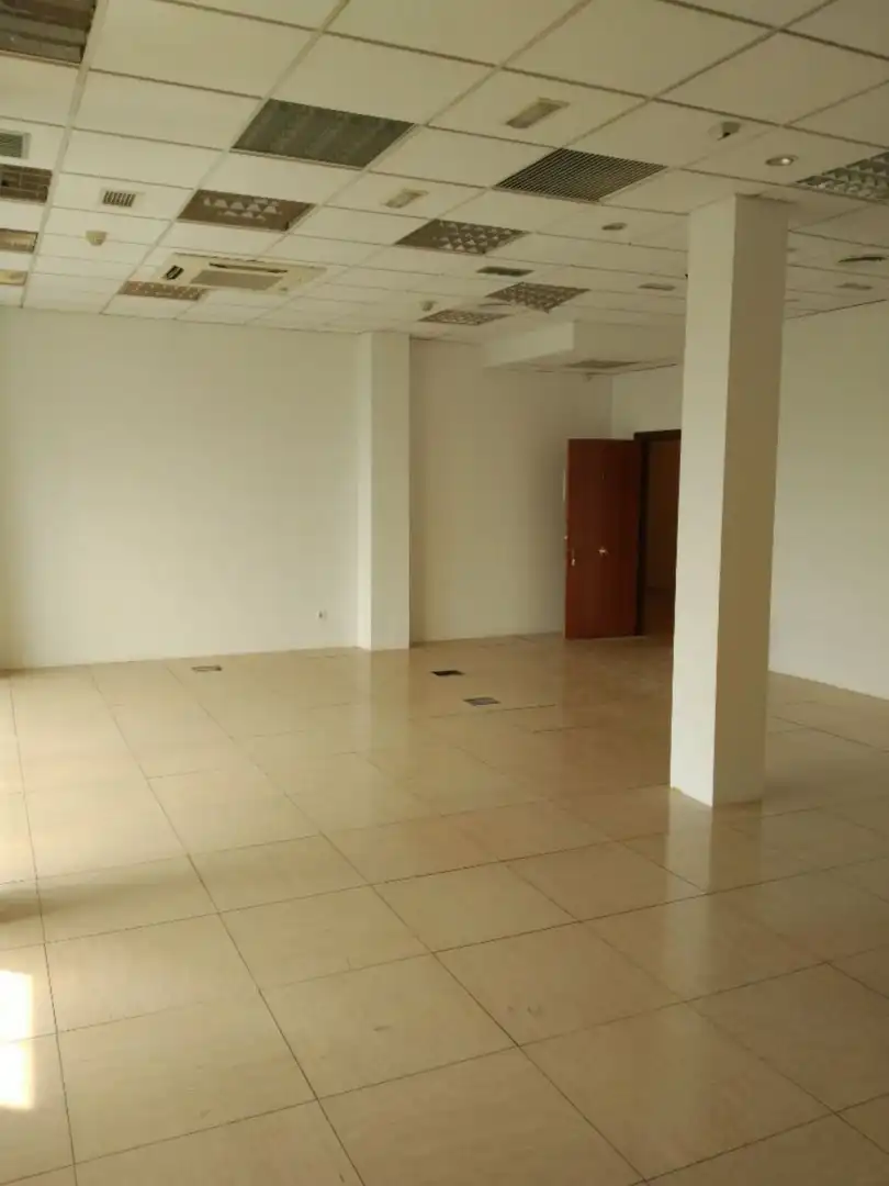 Büro zur Miete in Avenida del Reino Unido, El Cano - Los Bermejales
