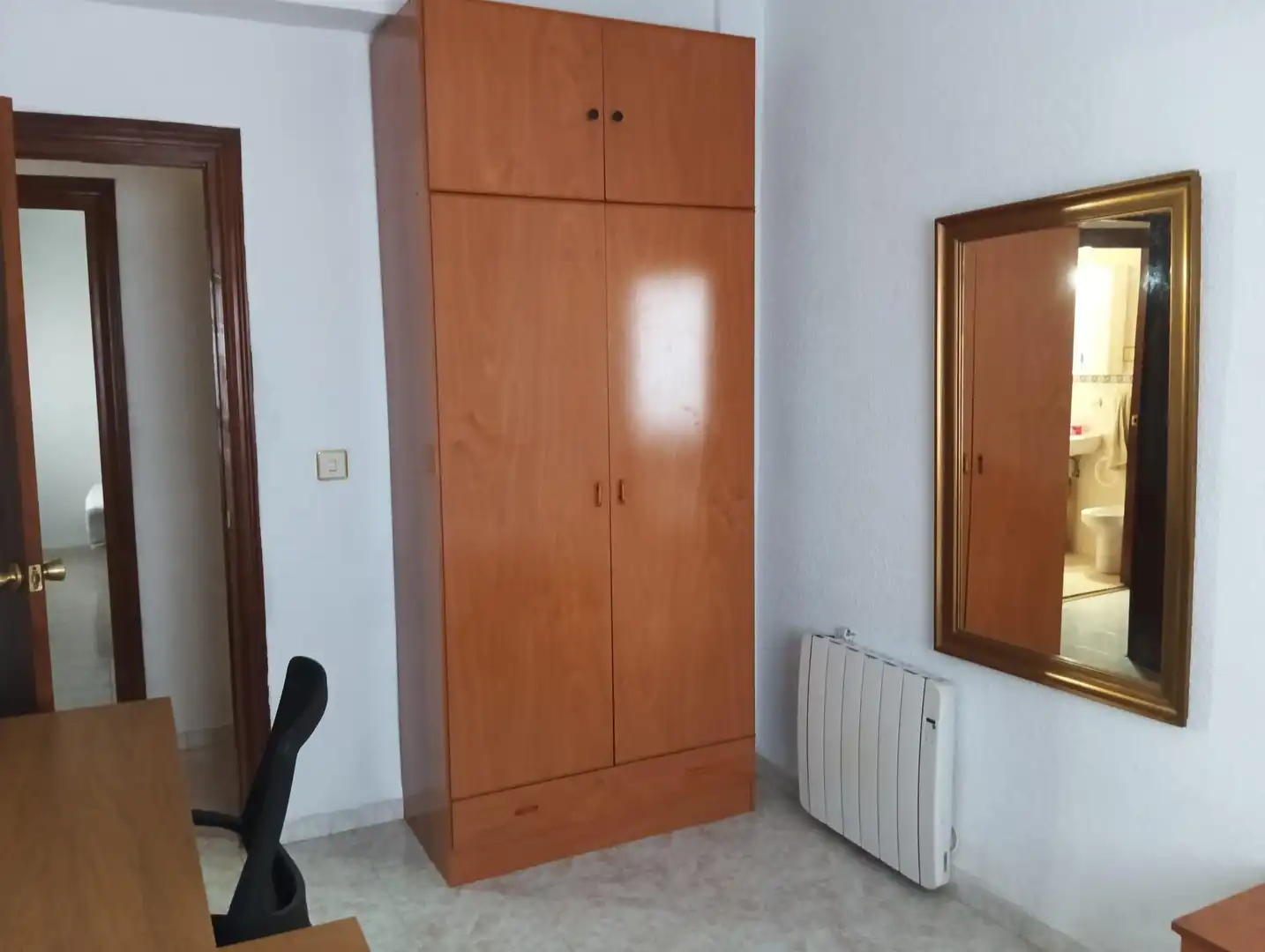 Dormitori de Apartament de lloguer en Cáceres amb Calefacció i Traster