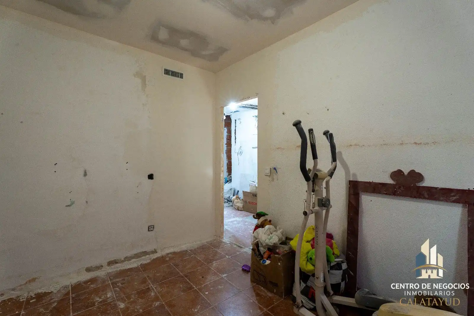 Casa adosada en venda en Calatayud amb Aire condicionat, Calefacció i Terrassa