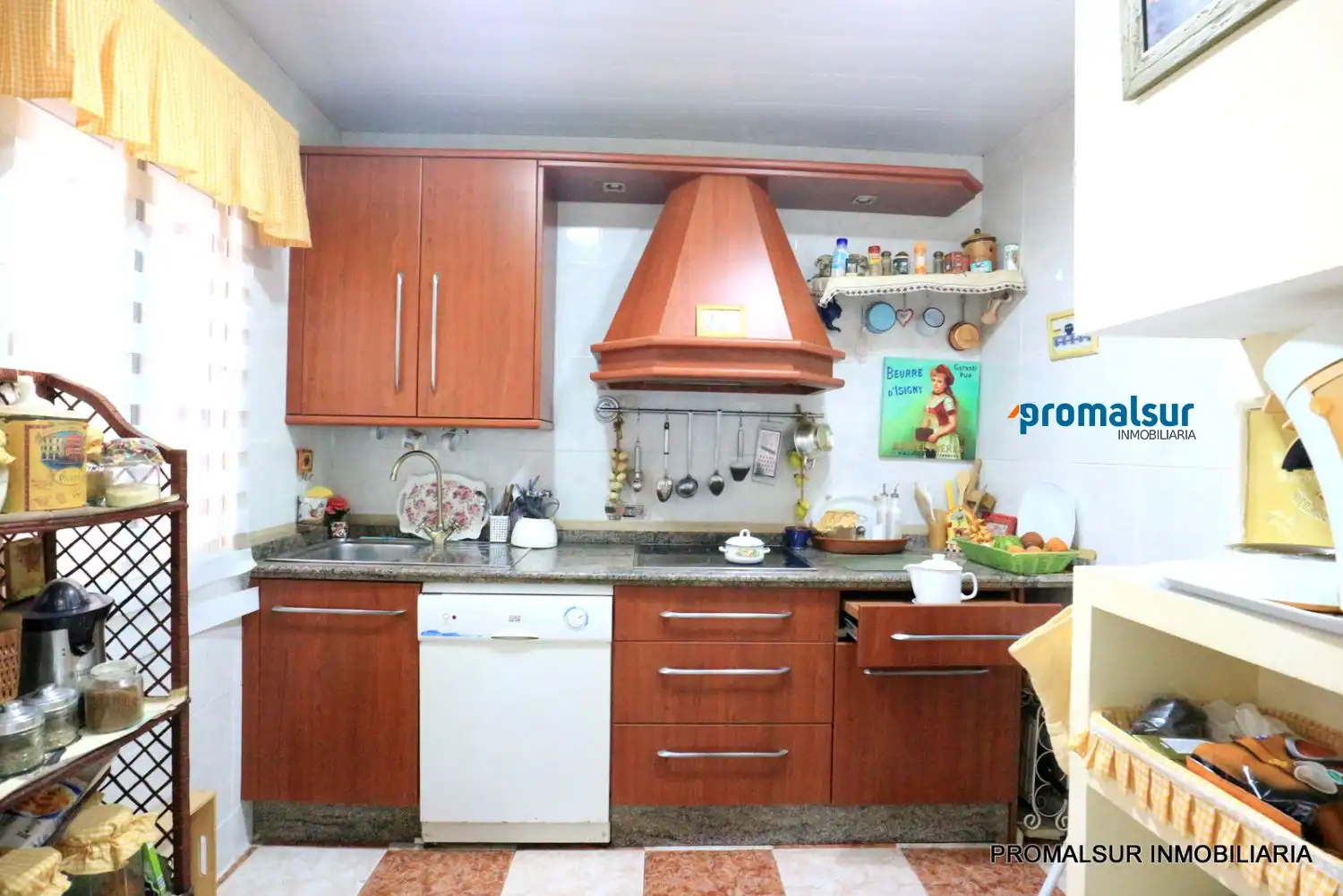 Cocina de Piso en venta en Puente Genil con Aire acondicionado