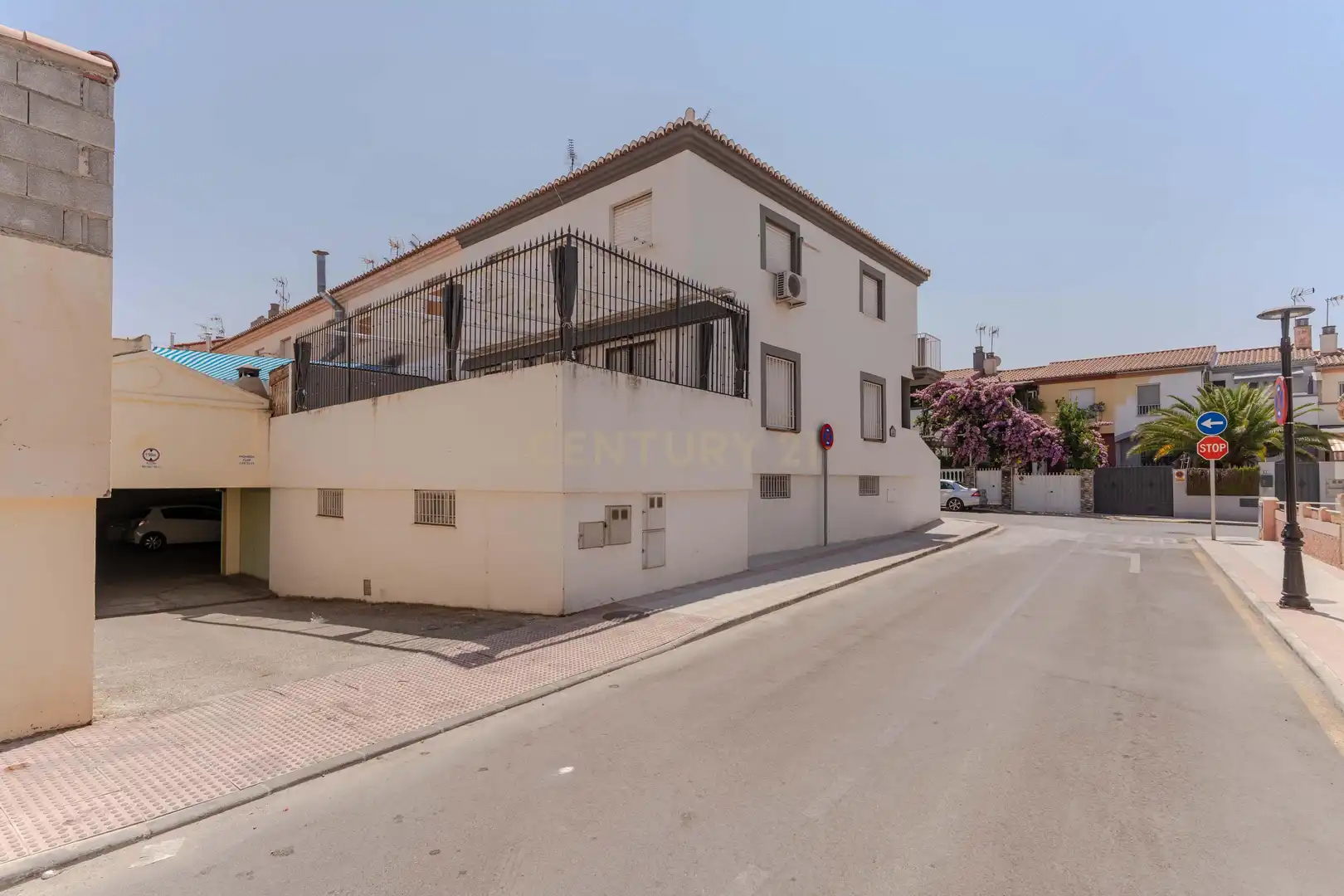 Exterior view of Flat for sale in Pulianas  with Air Conditioner and Washing machine