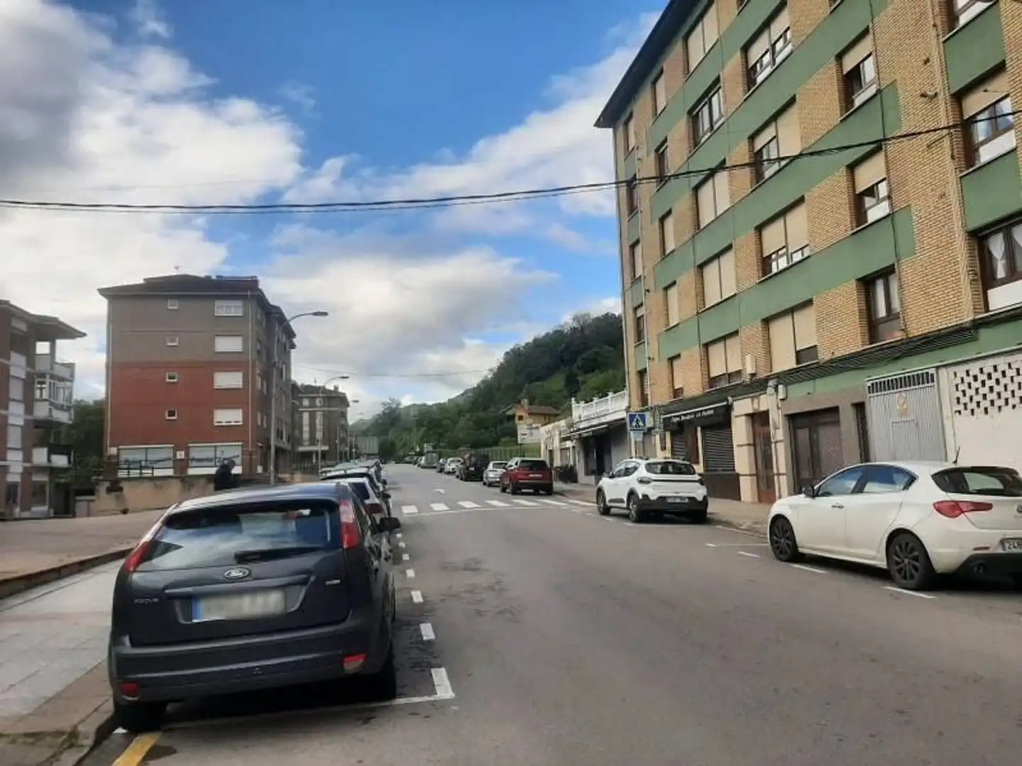 Vista exterior de Pis en venda en Lena amb Calefacció, Traster i Piscina
