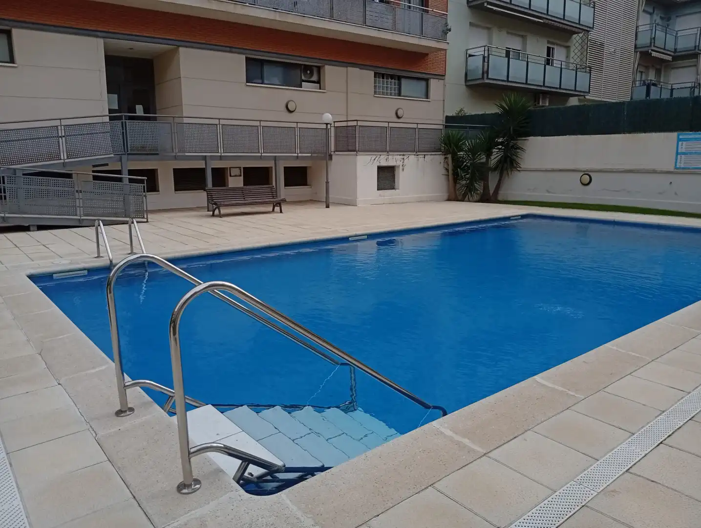 Schwimmbecken von Dachboden zum Verkauf in Calella mit Heizung, Parkett und Terrasse