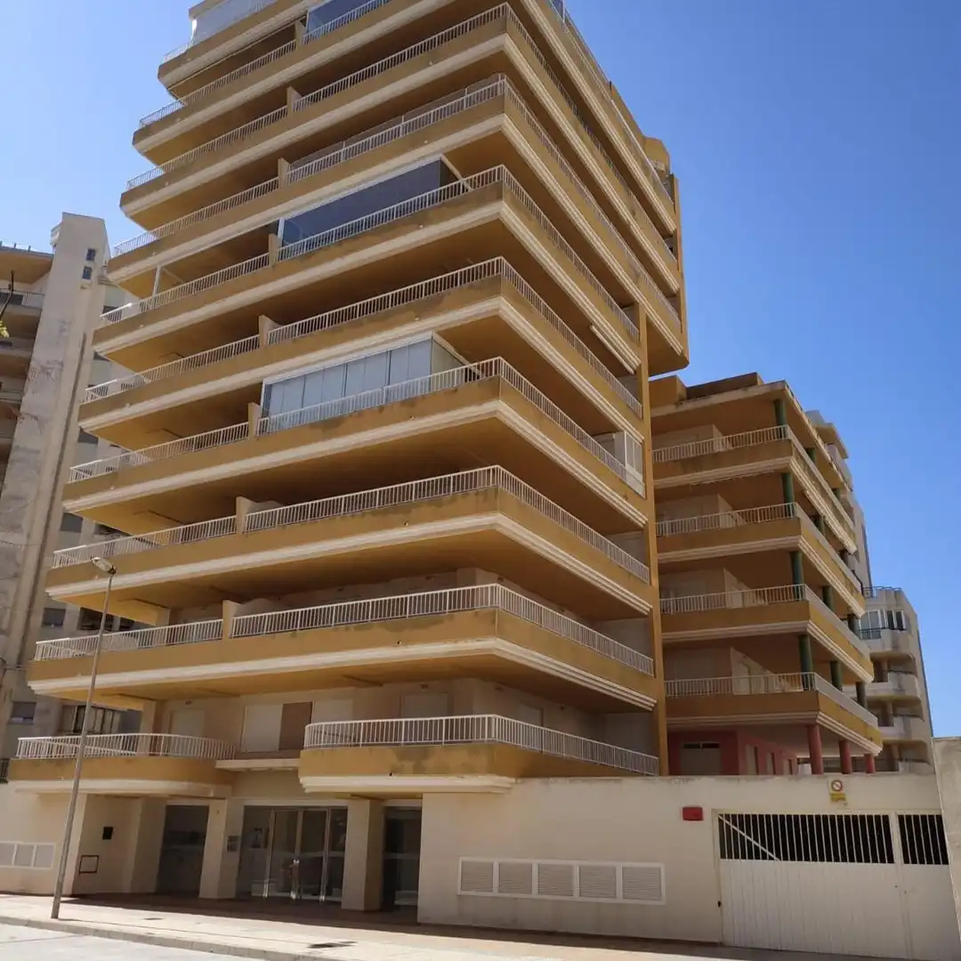 Vista exterior de Apartamento en venta en Tavernes de la Valldigna con Terraza, Amueblado y Balcón