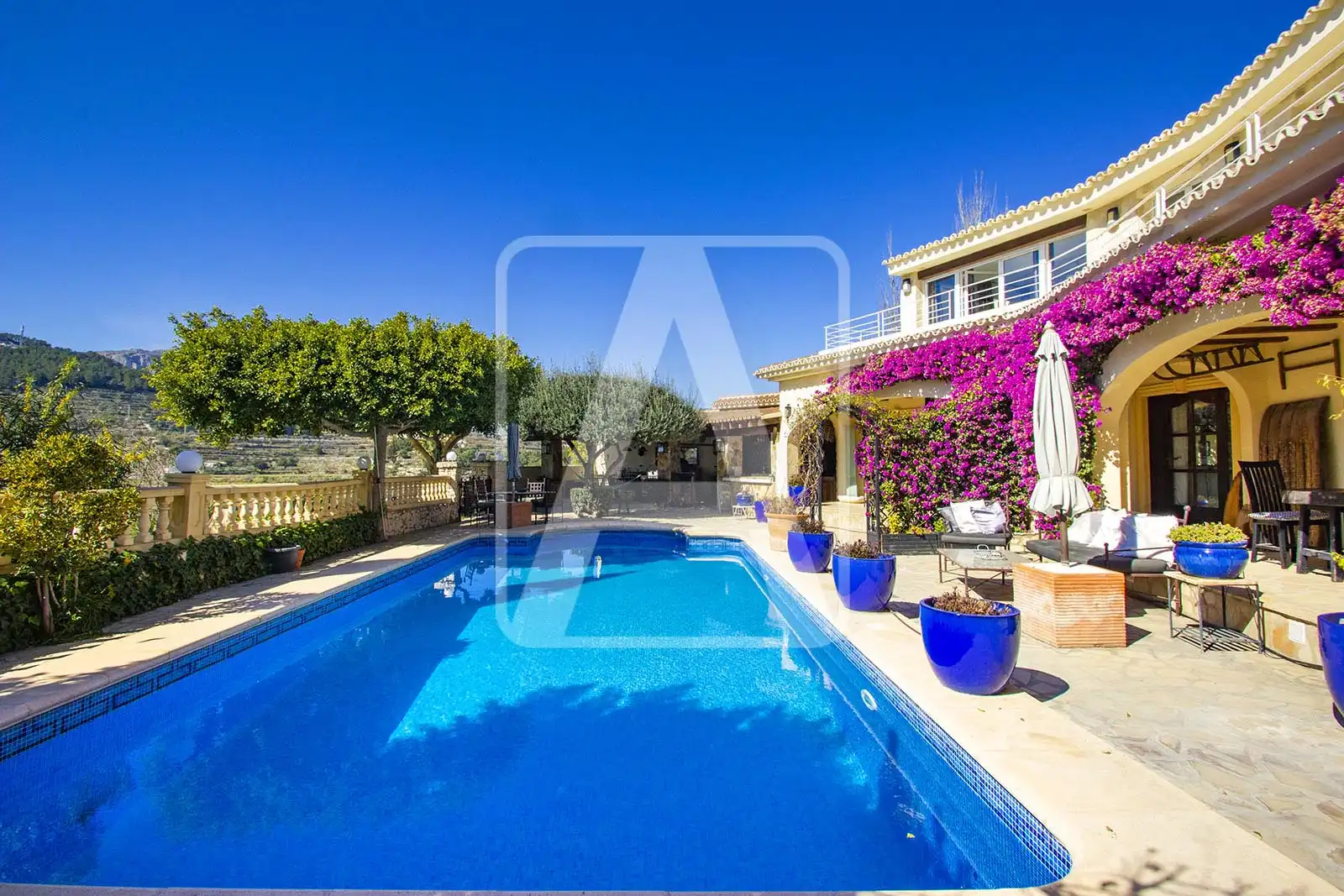 Vista exterior de Finca rústica en venda en Calpe / Calp amb Aire condicionat, Calefacció i Jardí privat